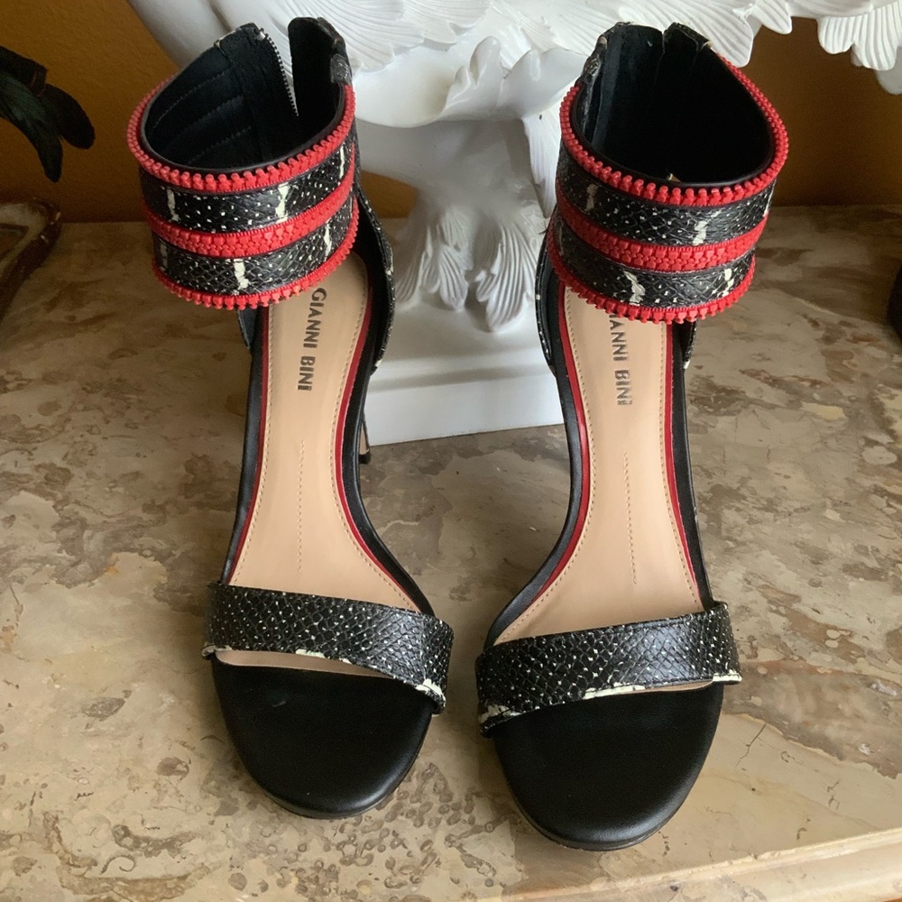 Gianni Bini Black and Red Heels with Elegant Design
